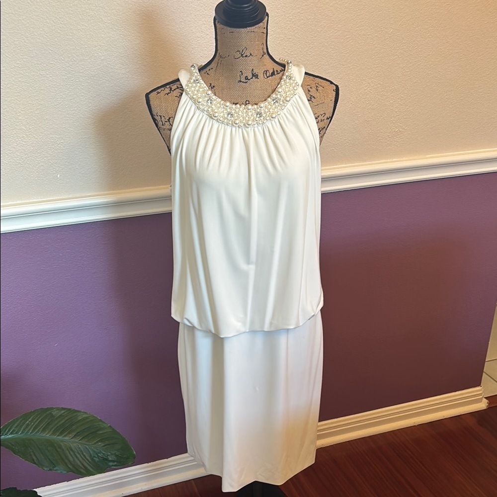 Kay Unger White Embellished Neckline Chemise